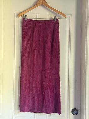 Women’s Pleated Midi Skirt in Magenta